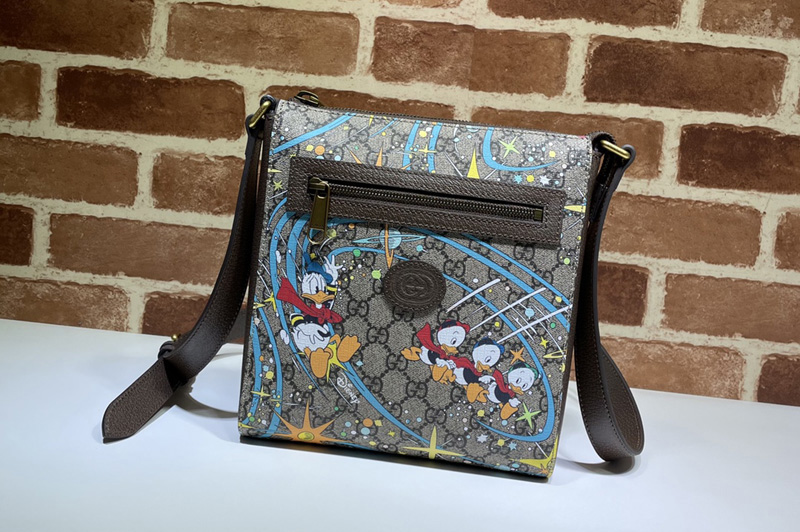 Gucci ‎645054 Disney x Gucci Donald Duck messenger bag in Beige and ebony GG Supreme canvas
