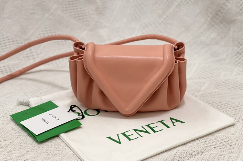 Bottega Veneta 658521 Leather cross-body bag in Peachy Leather