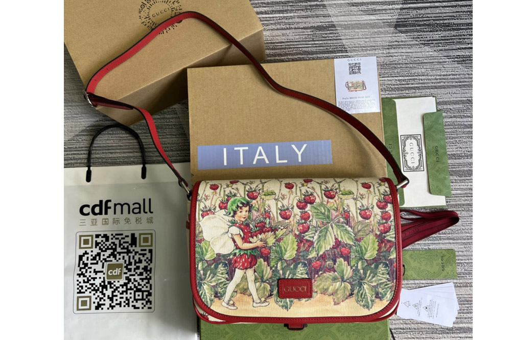 Gucci 664143 Children's strawberry fairy print messenger bag in Ivory Supreme canvas