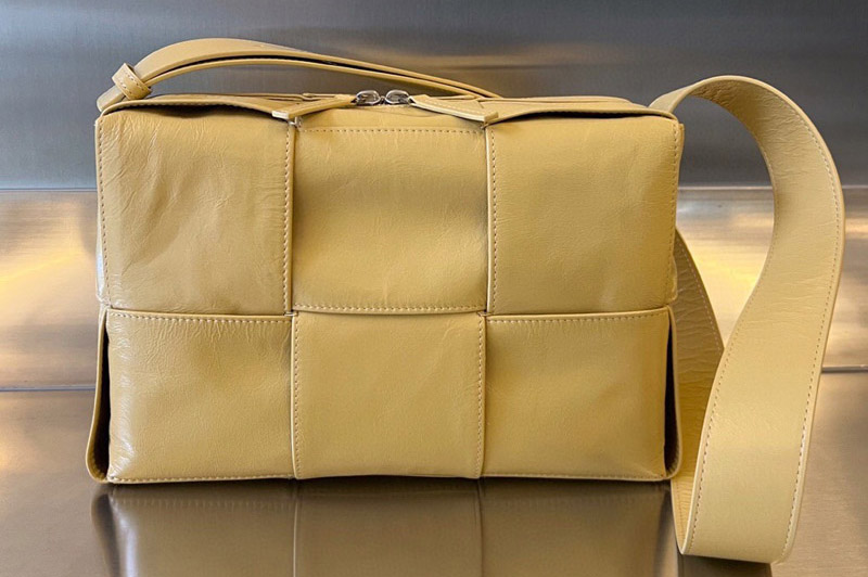 Bottega Veneta 731165 Arco Camera Bag in Butter Intreccio slouchy leather