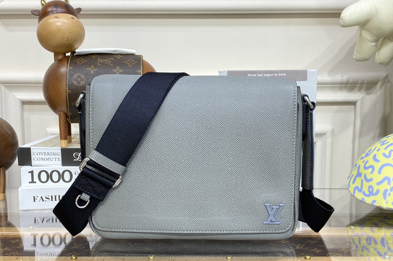 Louis Vuitton M30851 LV District PM messenger bag in Grey Taiga cowhide leather