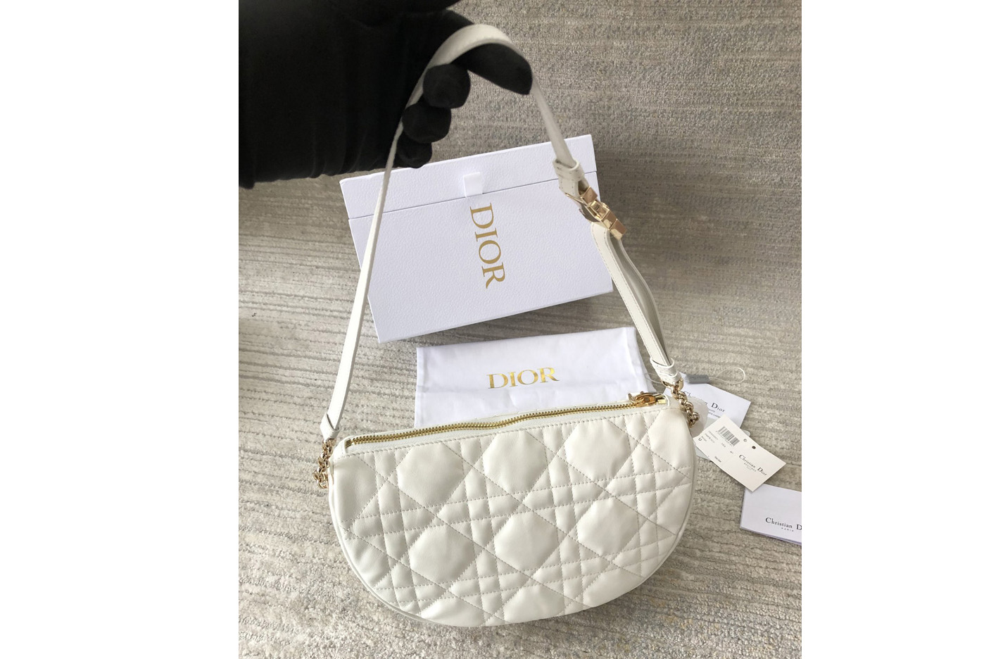 Christian Dior M7201 Medium Dior Vibe Hobo bag in White Cannage Lambskin