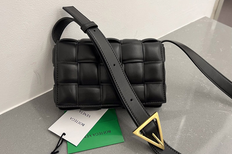 Bottega Veneta 717506 Small Padded Cassette Bag in Black intreccio leather