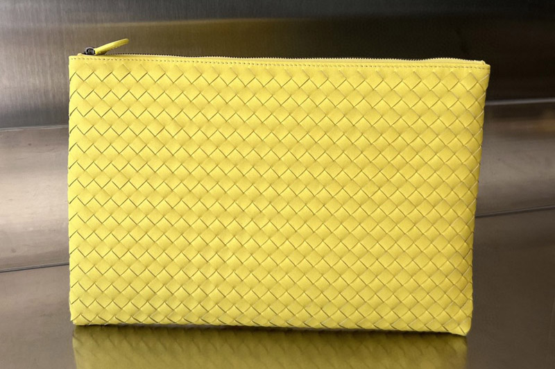 Bottega Veneta 522430 Pouch Bag in Yellow Leather