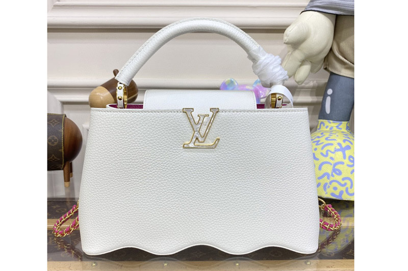 Louis Vuitton M22121 LV Capucines MM handbag in White Taurillon leather