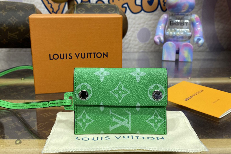 Louis Vuitton M83153 LV Coin Card Holder in Green Taiga cowhide leather and Monogram coated canvas