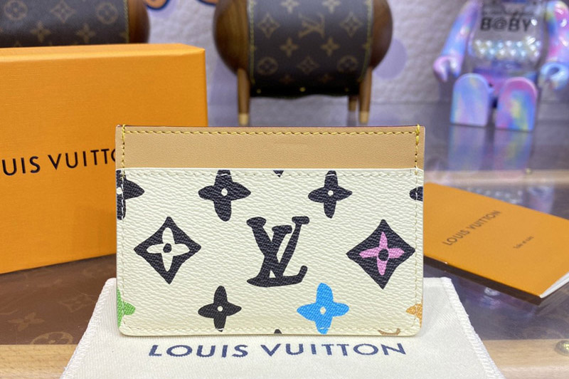 Louis Vuitton M83348 LV Card Holder in White Monogram Craggy coated canvas