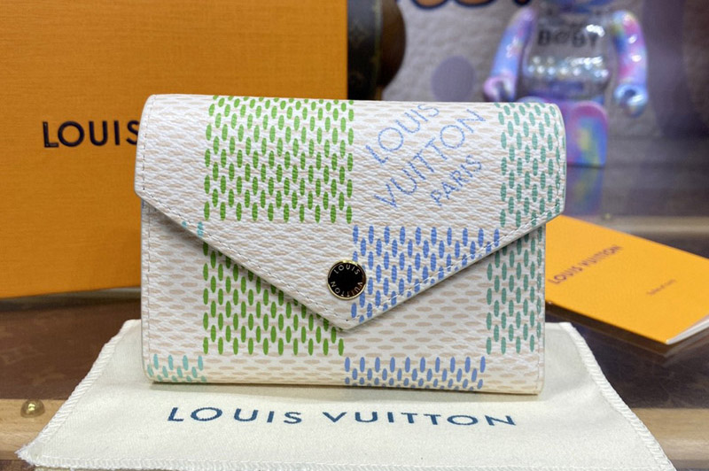 Louis Vuitton N40638 LV Victorine wallet in Green Damier coated canvas