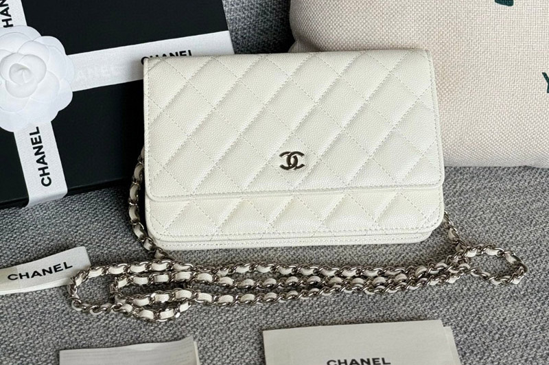 CC WOC Wallet on Chain Bag in White Grained Calfskin With Silver